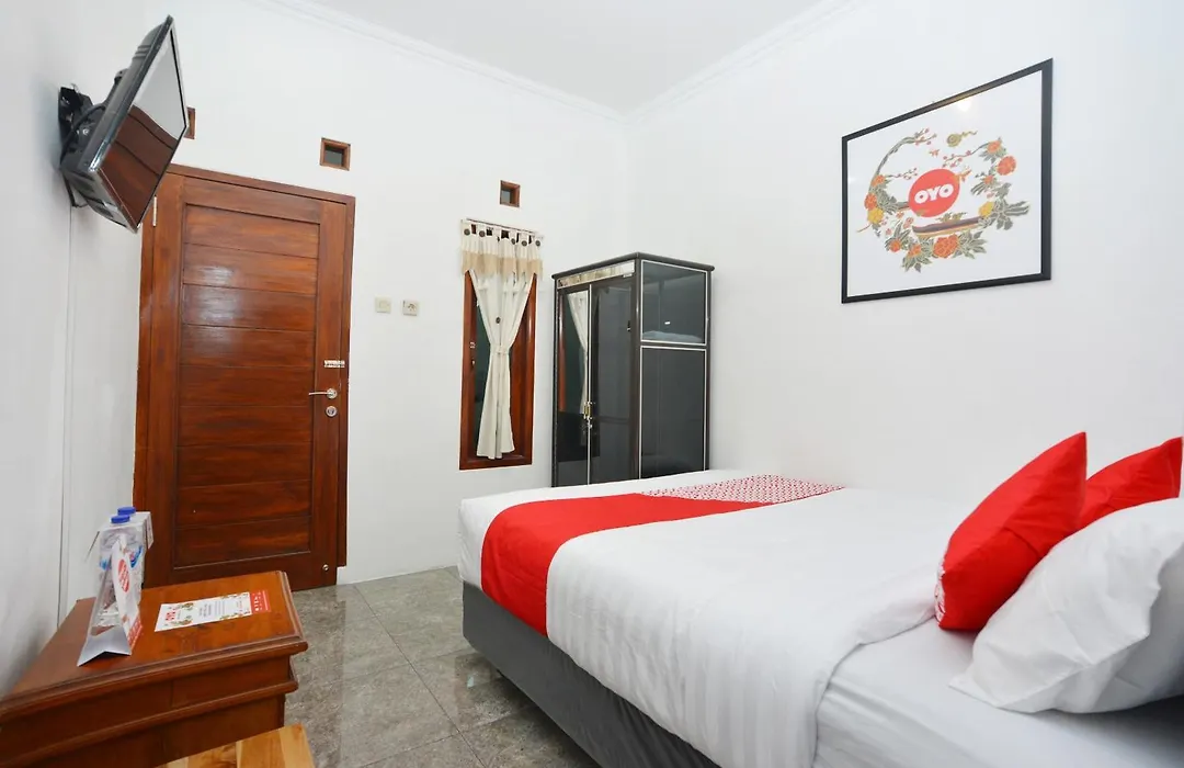 RedDoorz Syariah At Elga Sastro Inn Malioboro-1